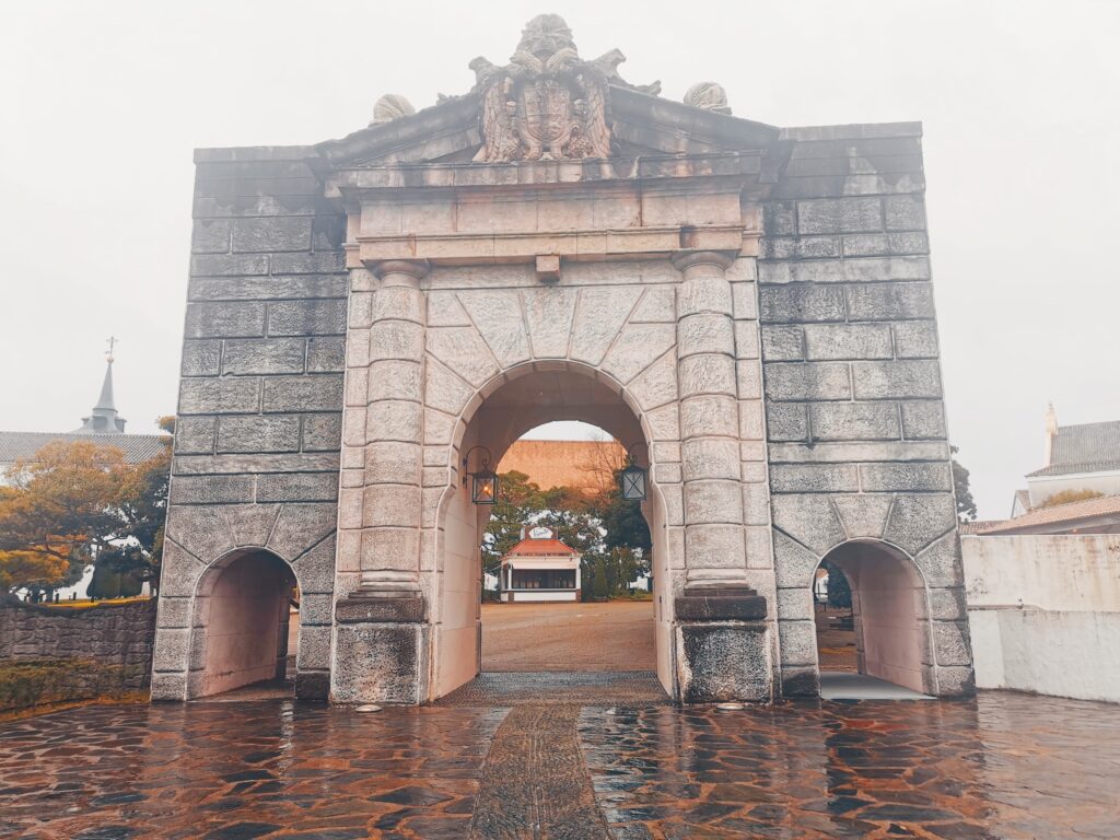 志摩スペイン村のグラナダスの門