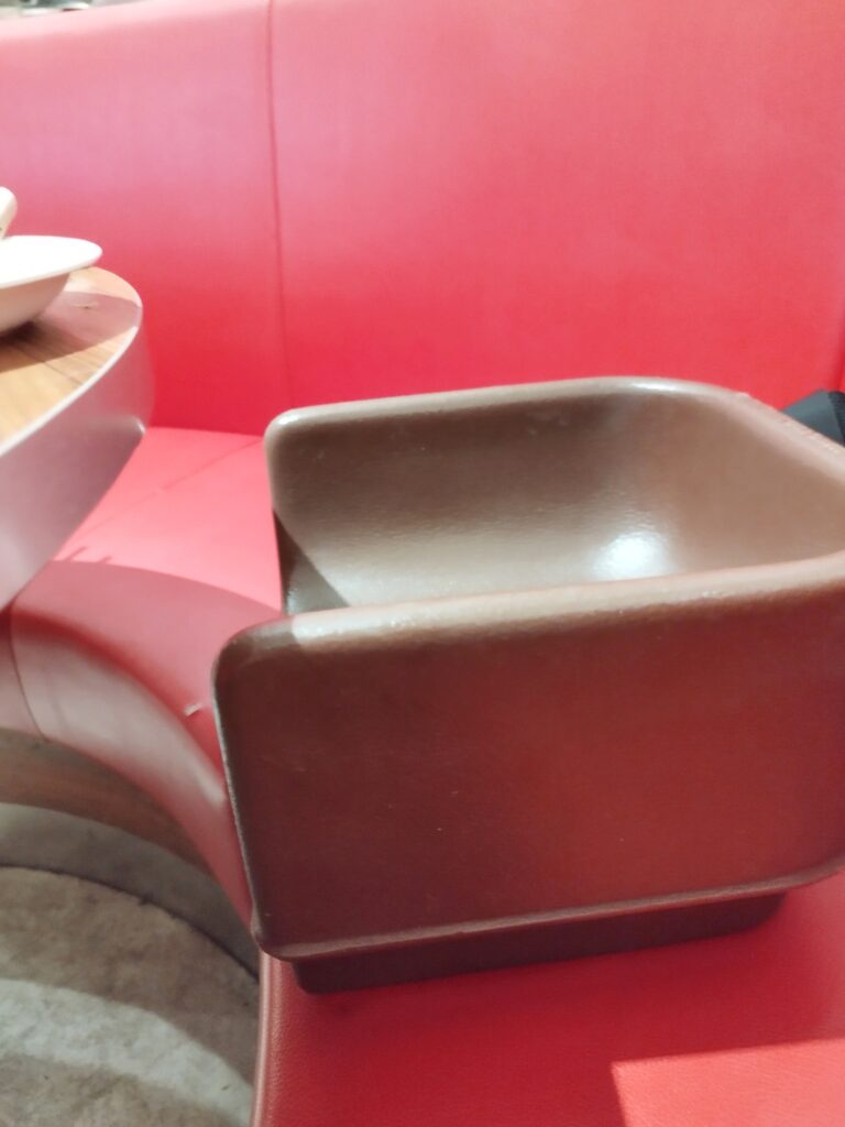 CHISO KOMACHI　イオンモール京都桂川のお子様用の椅子