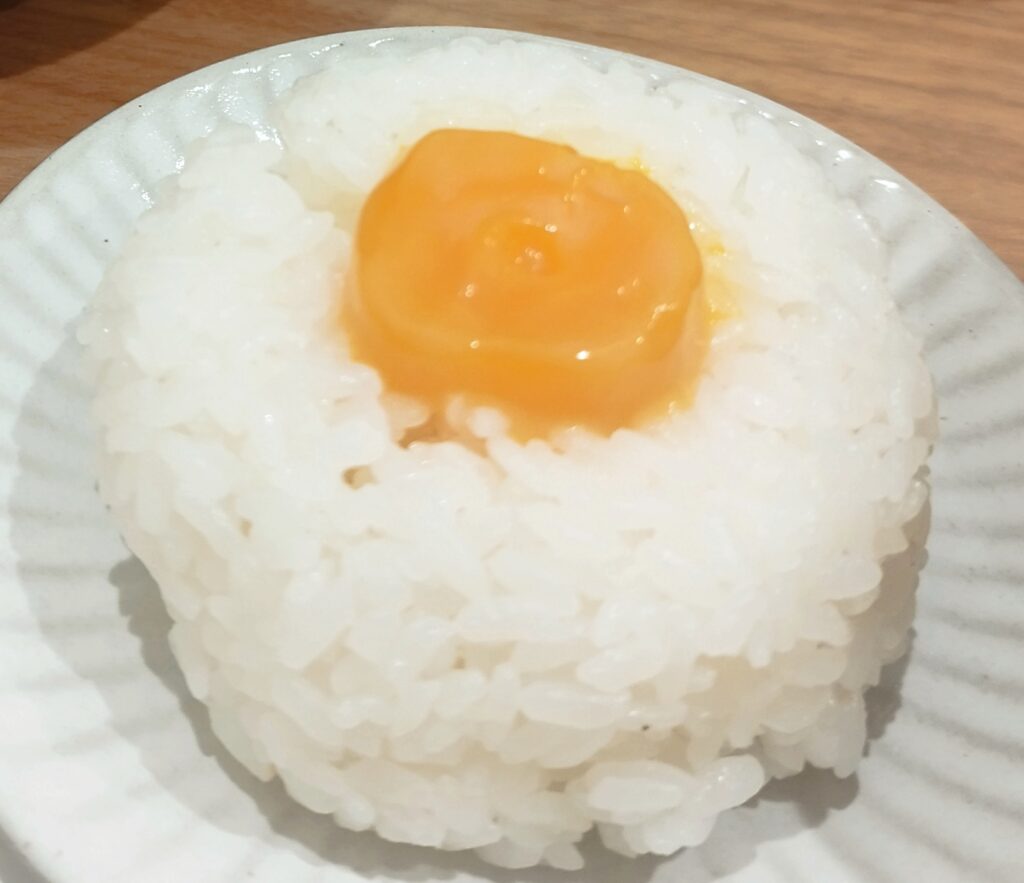 京都とんたま洛西口店・卵黄おにぎり