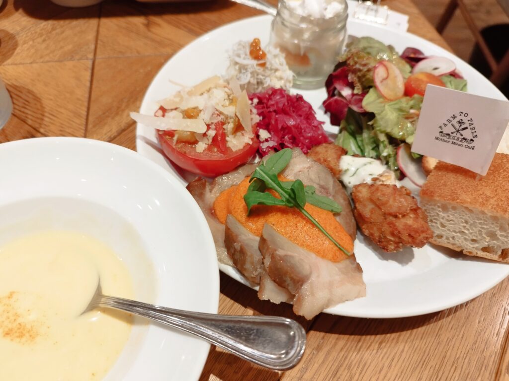 マザームーンカフェ・大人のお子様ランチ