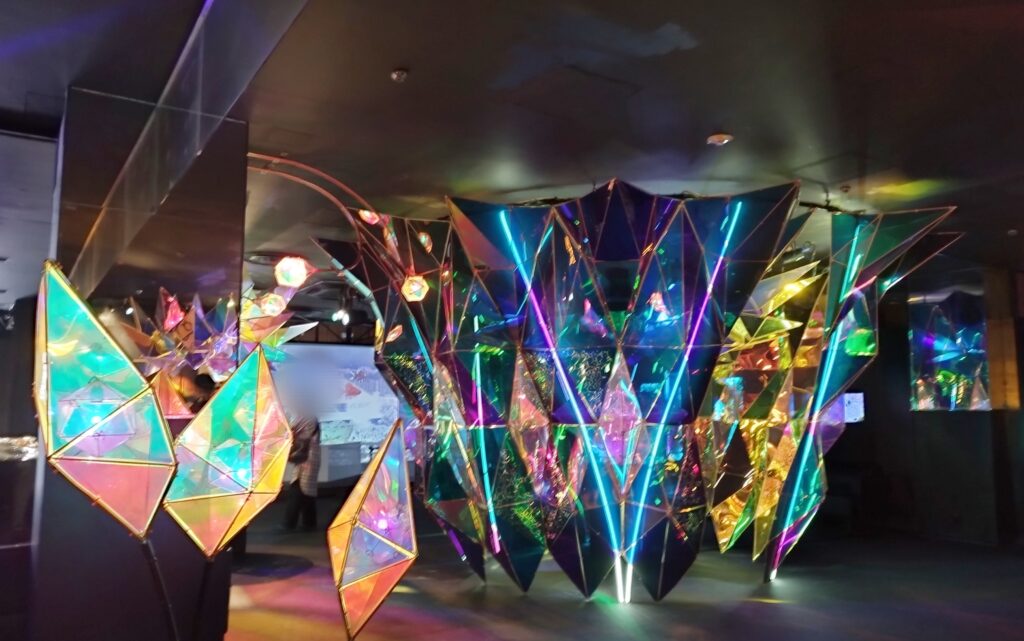 奈良金魚ミュージアムの展示　ミラーボール