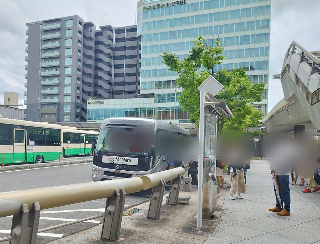 JR奈良駅からミ・ナーラ行きの無料シャトルバス