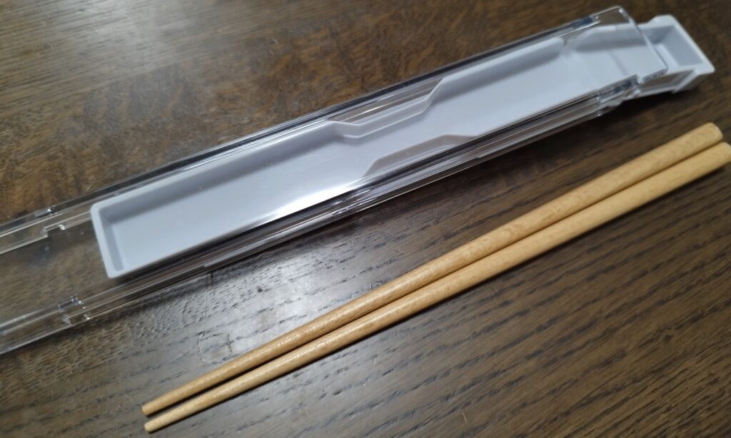折れ曲がるお箸ケース（小森樹脂）