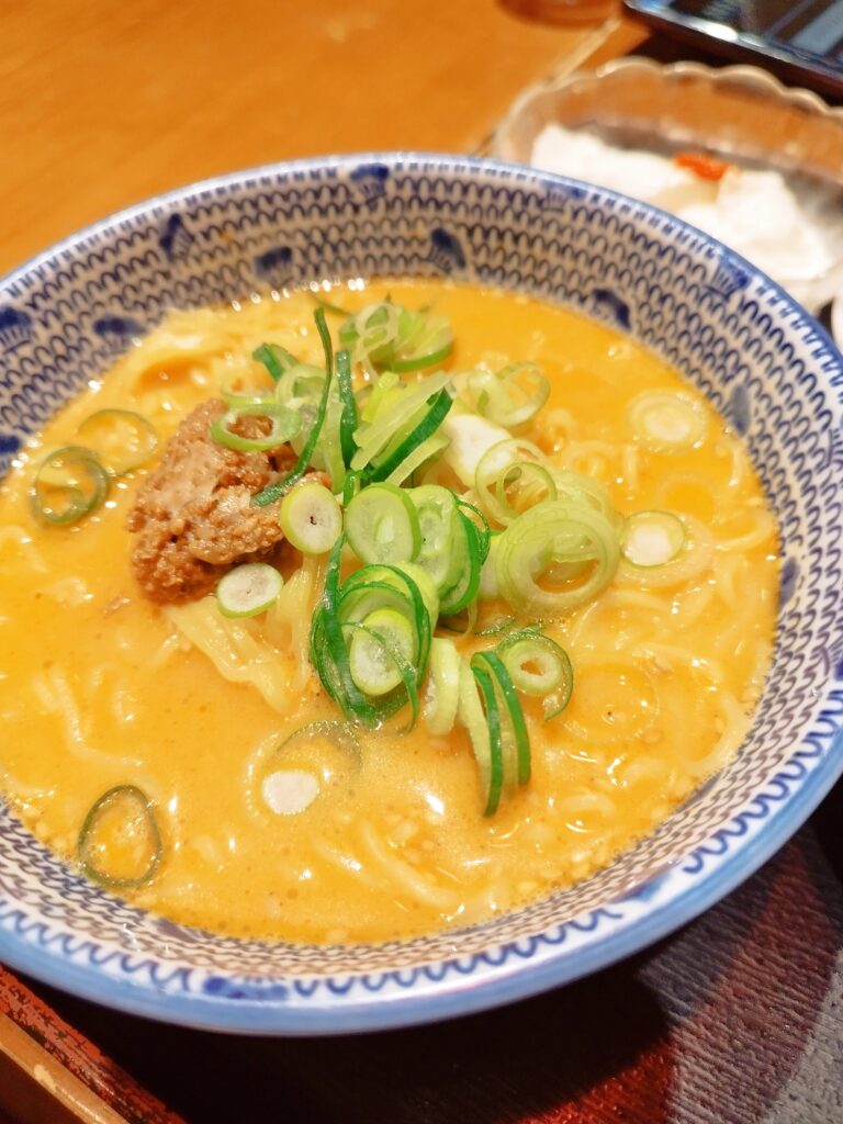 イオン京都桂川　拉拉飯店の担々麵