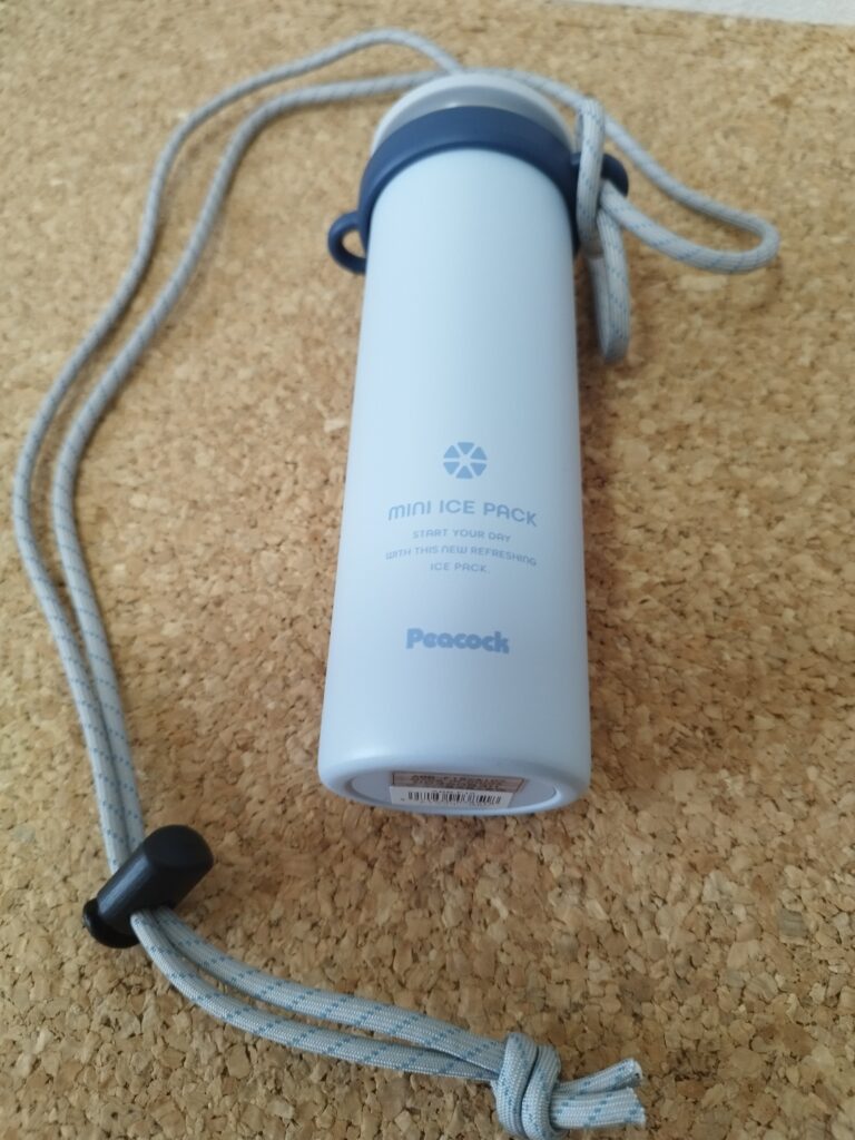 ピーコックのミニアイスパック150ml（ストラップつき）